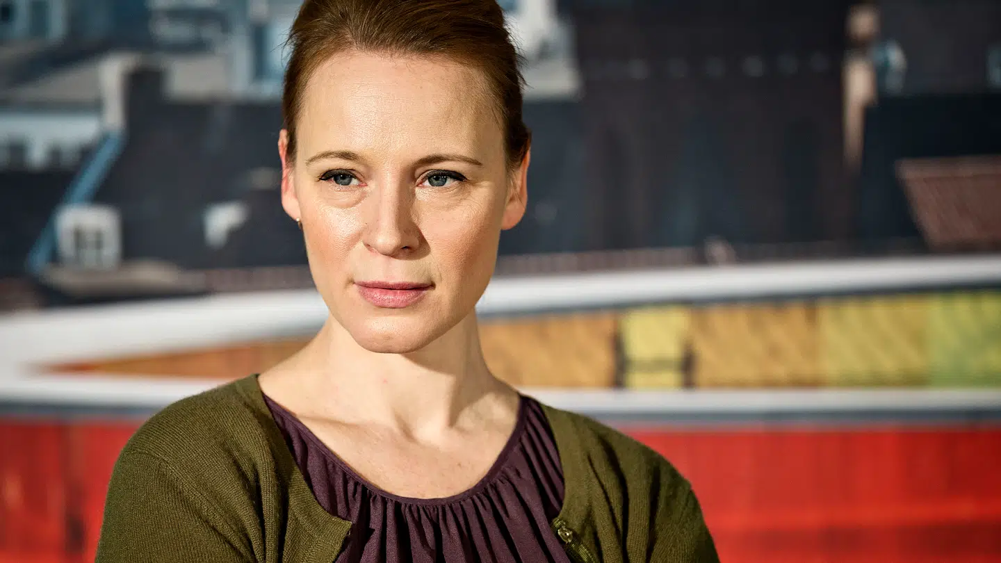 Iben Hjejle har deltaget i en række danske tv-serier. Hun kan dog ikke svare på, om hun optræder i 11. sæson af 'Klovn'.