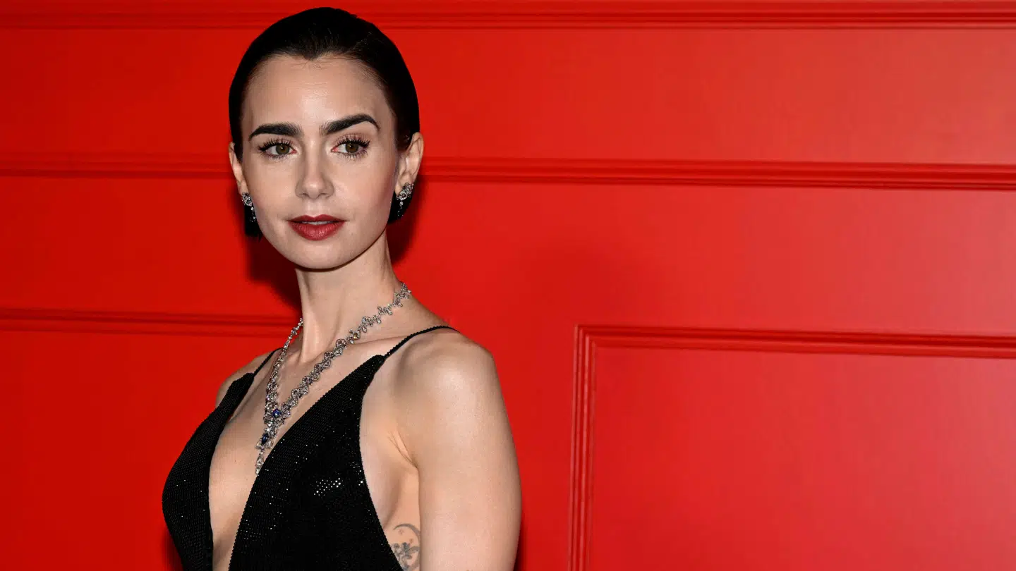 Lily Collins spiller hovedrollen i 'Emily in Paris'.