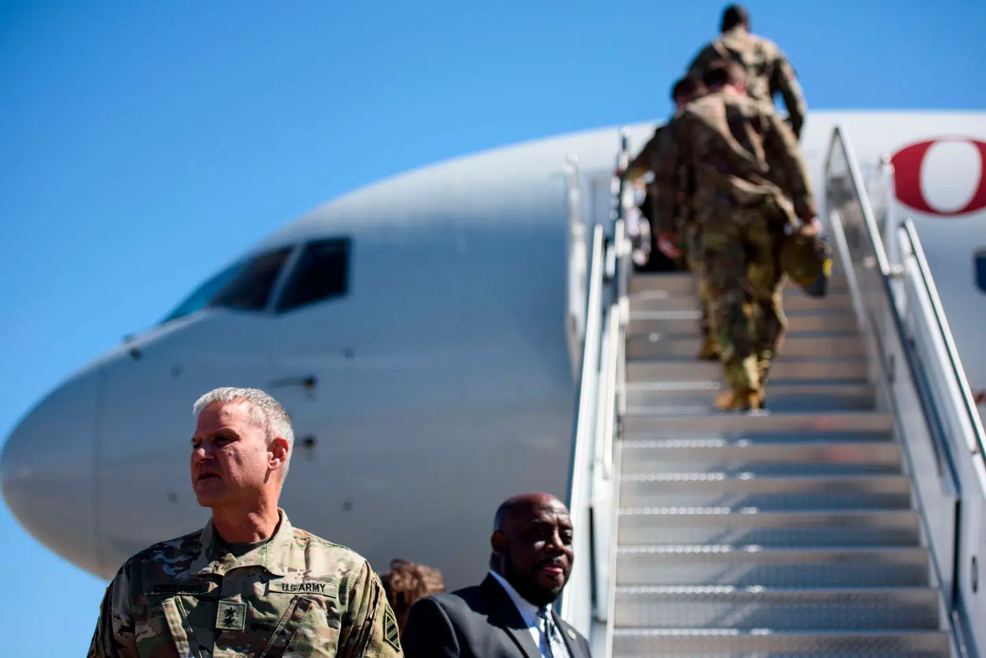 USA har sendt flere tropper til Europa, siden Rusland angreb Ukraine. Her er det medlemmer af en pansret kampbrigade, der skal til Tyskland.