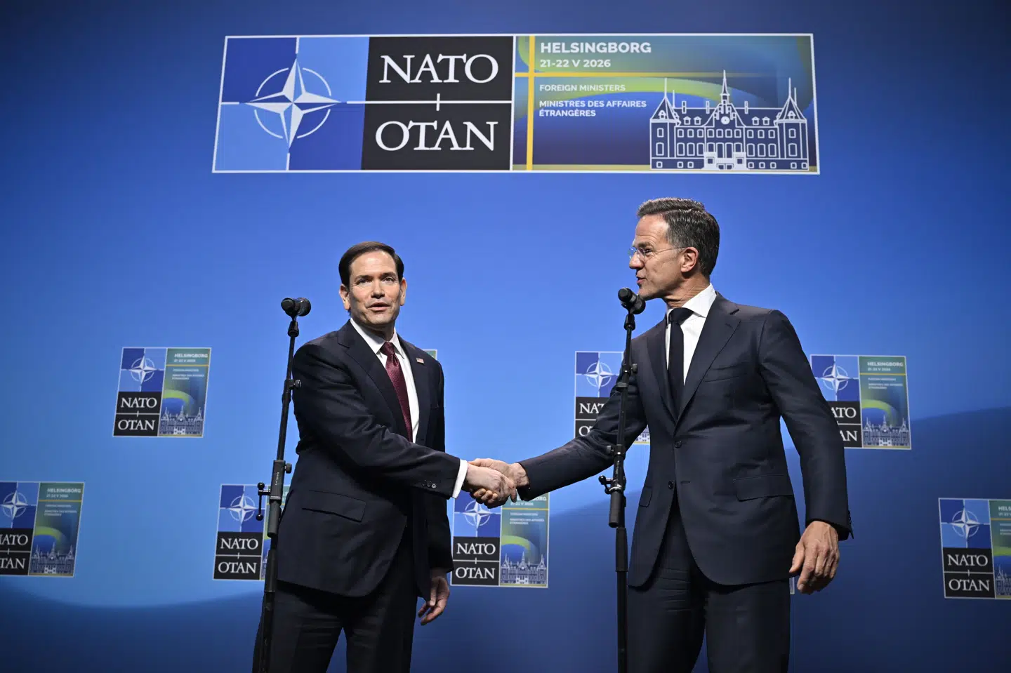 Natos generalsekretær, Mark Rutte, og USA's udenrigsminister, Marco Rubio, inden et møde mellem Natos udenrigsministre fredag i Sverige.