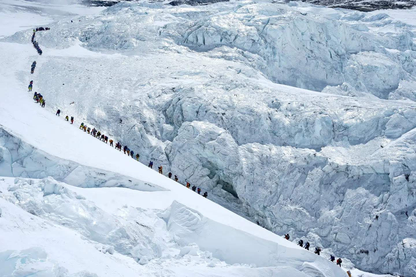 Bjergbestigere stod mandag i kø for at bestige verdens højeste bjerg, Mount Everest. (Arkivfoto).