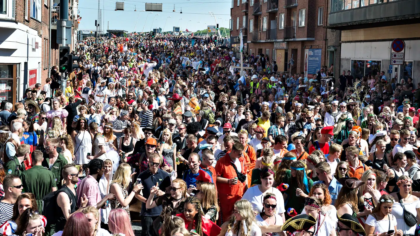 Lørdag afholdes det årlige Aalborg Karneval.