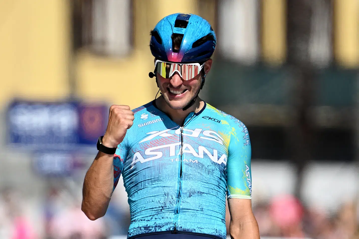 Italienske Alberto Bettiol kørte alene i mål på 13. etape af Giro d'Italia.