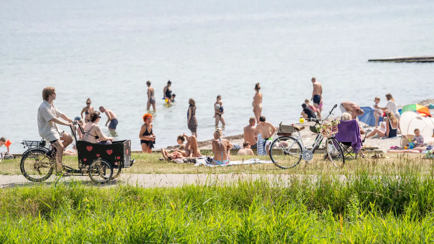Store dele af landet får temperaturer på op mod 25 grader lørdag.
