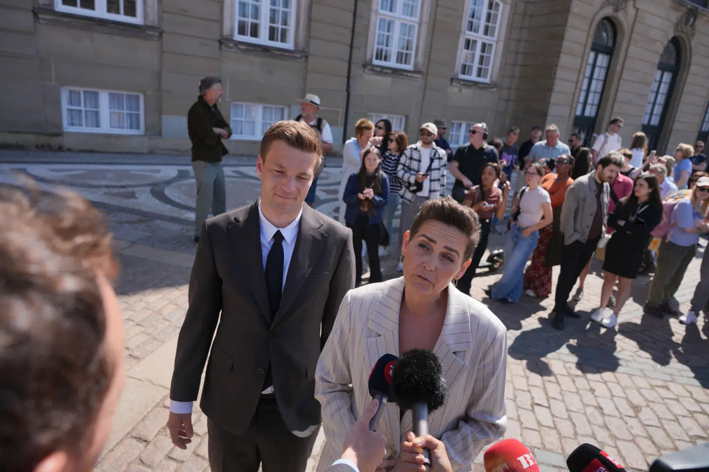 Socialistisk Folkepartis Pia Olsen Dyhr efter kongerunden på Amalienborg Slot i København lørdag. Der skal udpeges en ny kongelig undersøger.