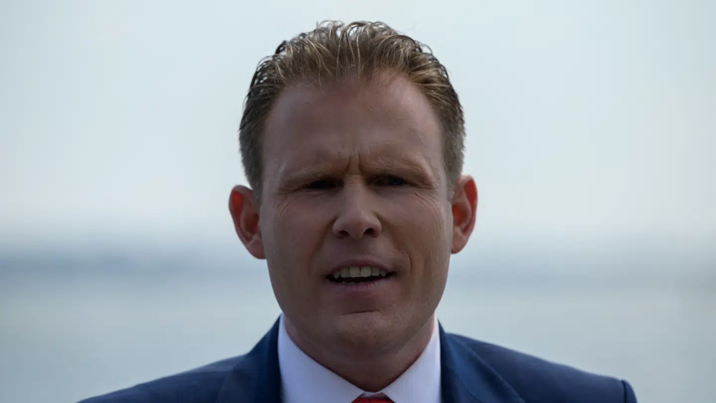 Andrew Giuliani varsler, at DR Congos landshold skal i 21 dages isolation efter, inden de må rejse ind i USA til VM-slutrunden.