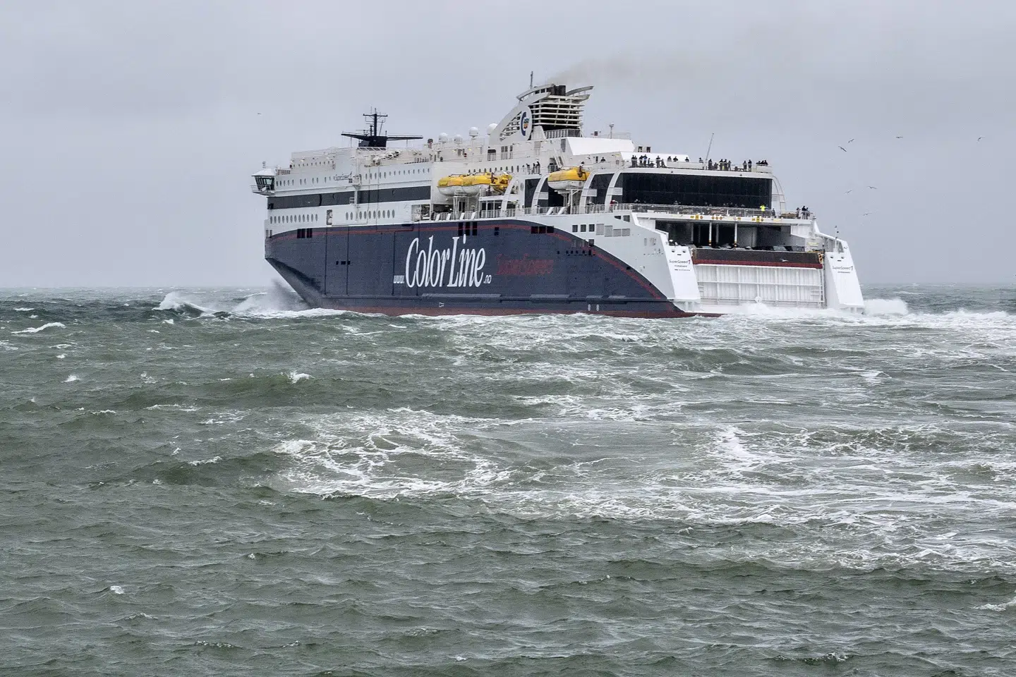 En efterlyst ukrainsk bankchef blev anholdt i Kristiansand, da han stod af færgen fra Hirtshals i Nordjylland. Nu er han varetægtsfængslet i fire uger, mens hans udleveringssag behandles. (Arkivfoto).