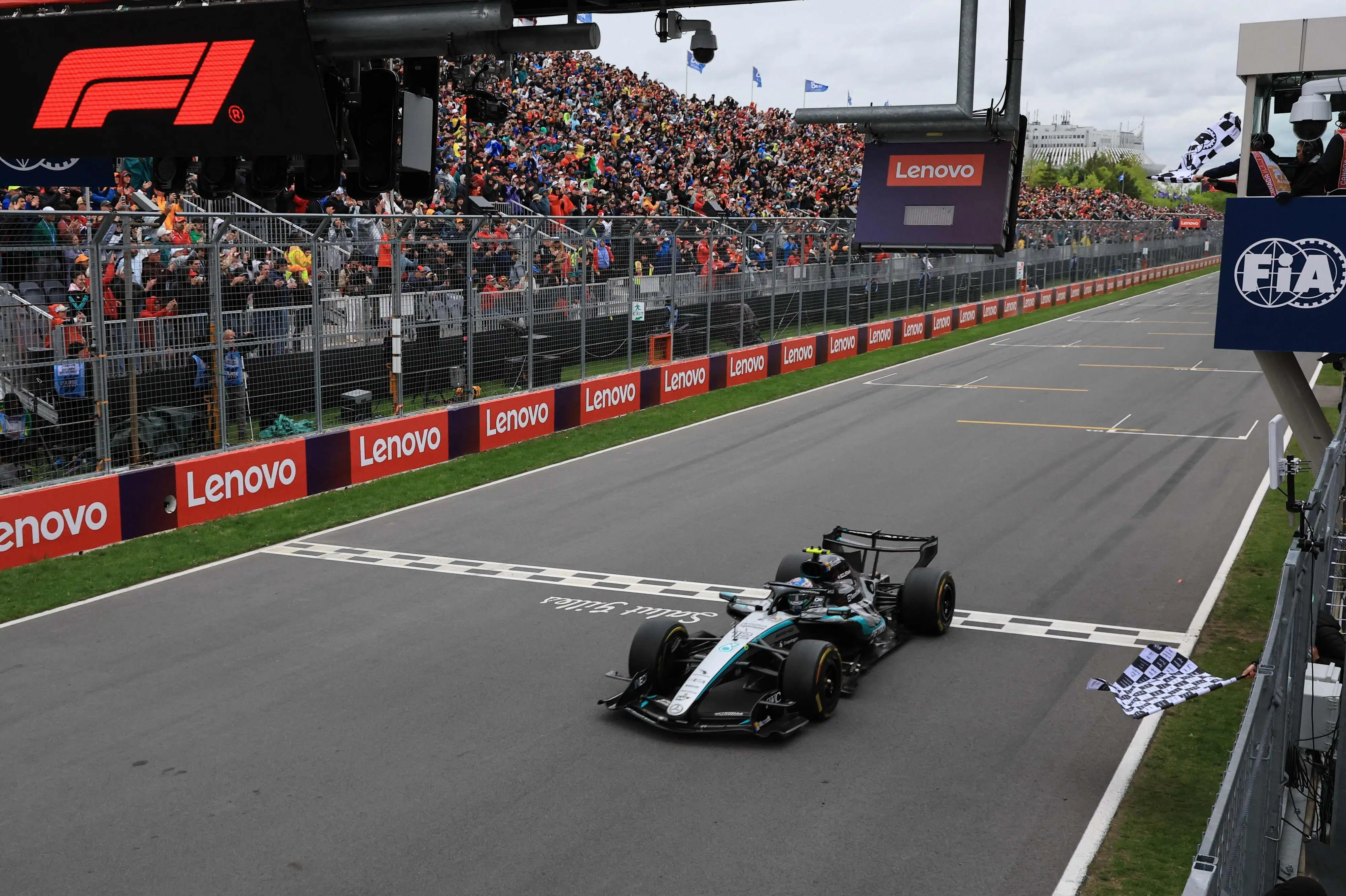 19-årig komet vinder sit fjerde Formel 1-grandprix i træk