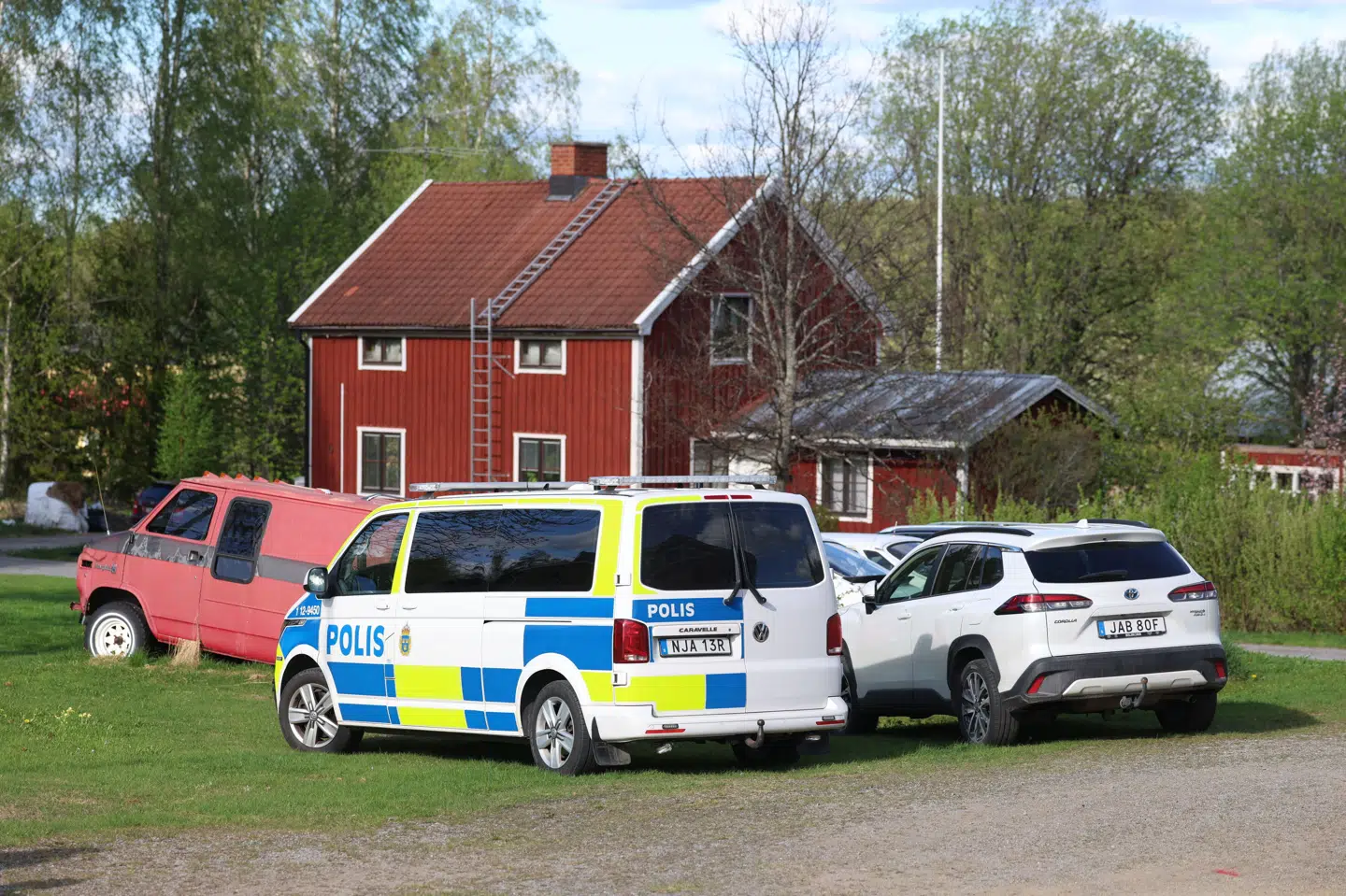 Politiet og frivillige fra foreningen Missing People ledte søndag efter en toårig dreng, der var savnet i over 12 timer i Sverige.
