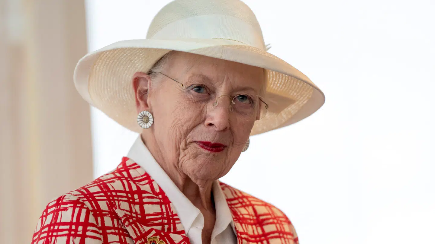 Arkiv. Dronning Margrethe er mandag blevet indlagt igen. Men selvom det bliver meldt ud midt i Royal Run, så maner B.T.s underholdningsredaktør til ro.