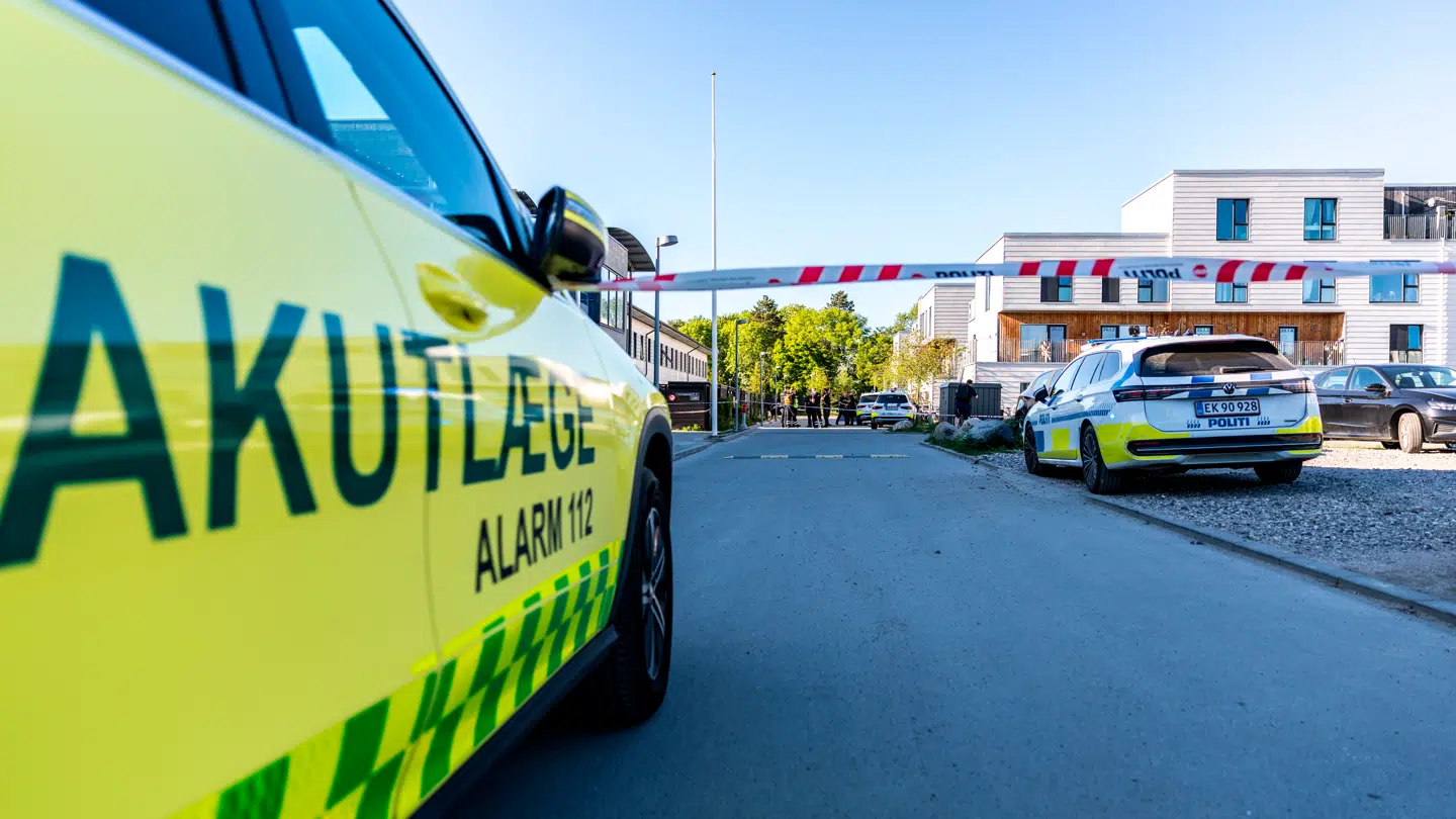 En akutlæge er også rykket ud.