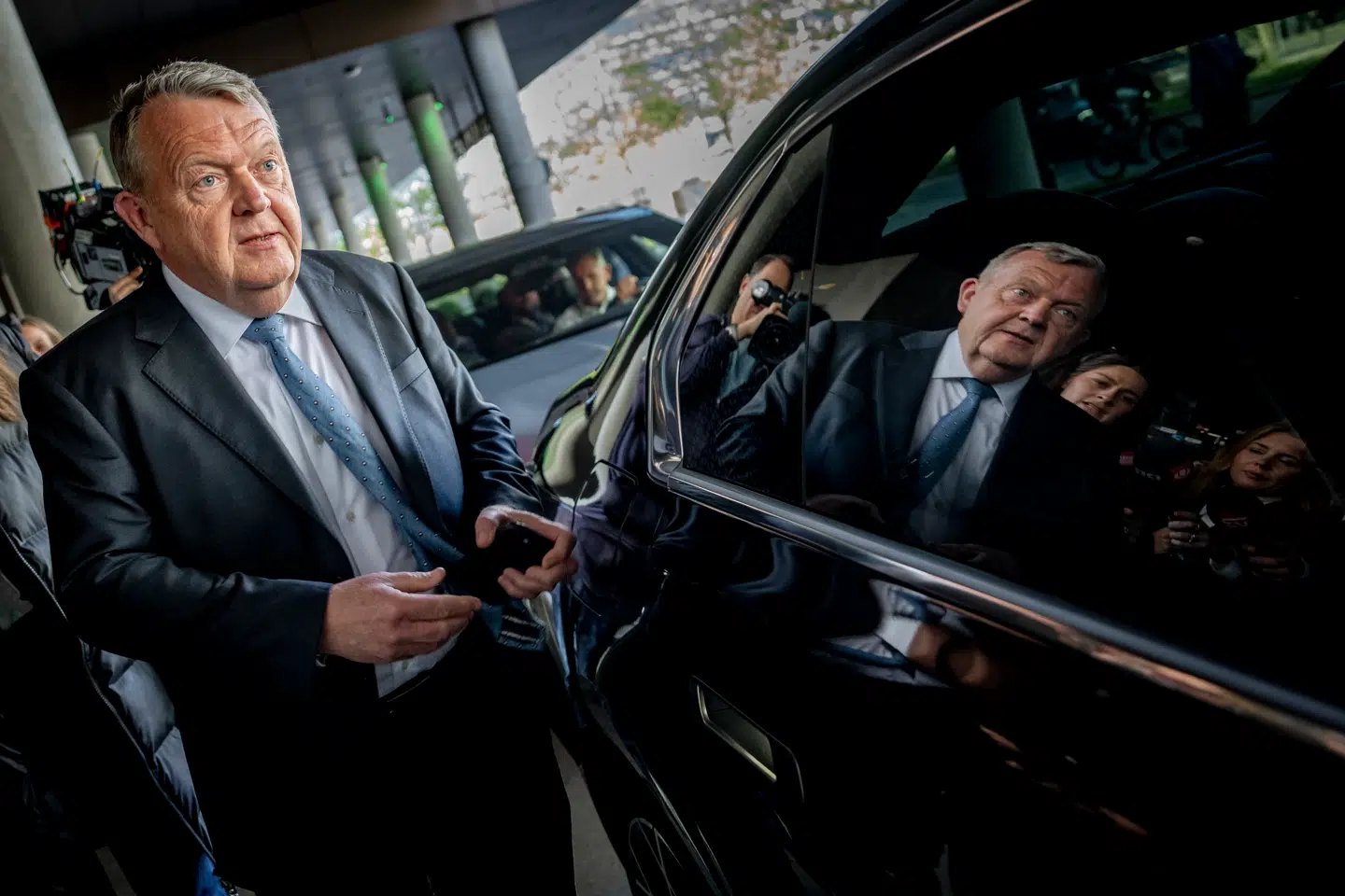 Lars Løkke Rasmussen forhandler ikke længere på Hotel Scandic Spectrum med Venstre. Nu foregår det på Marienborg.