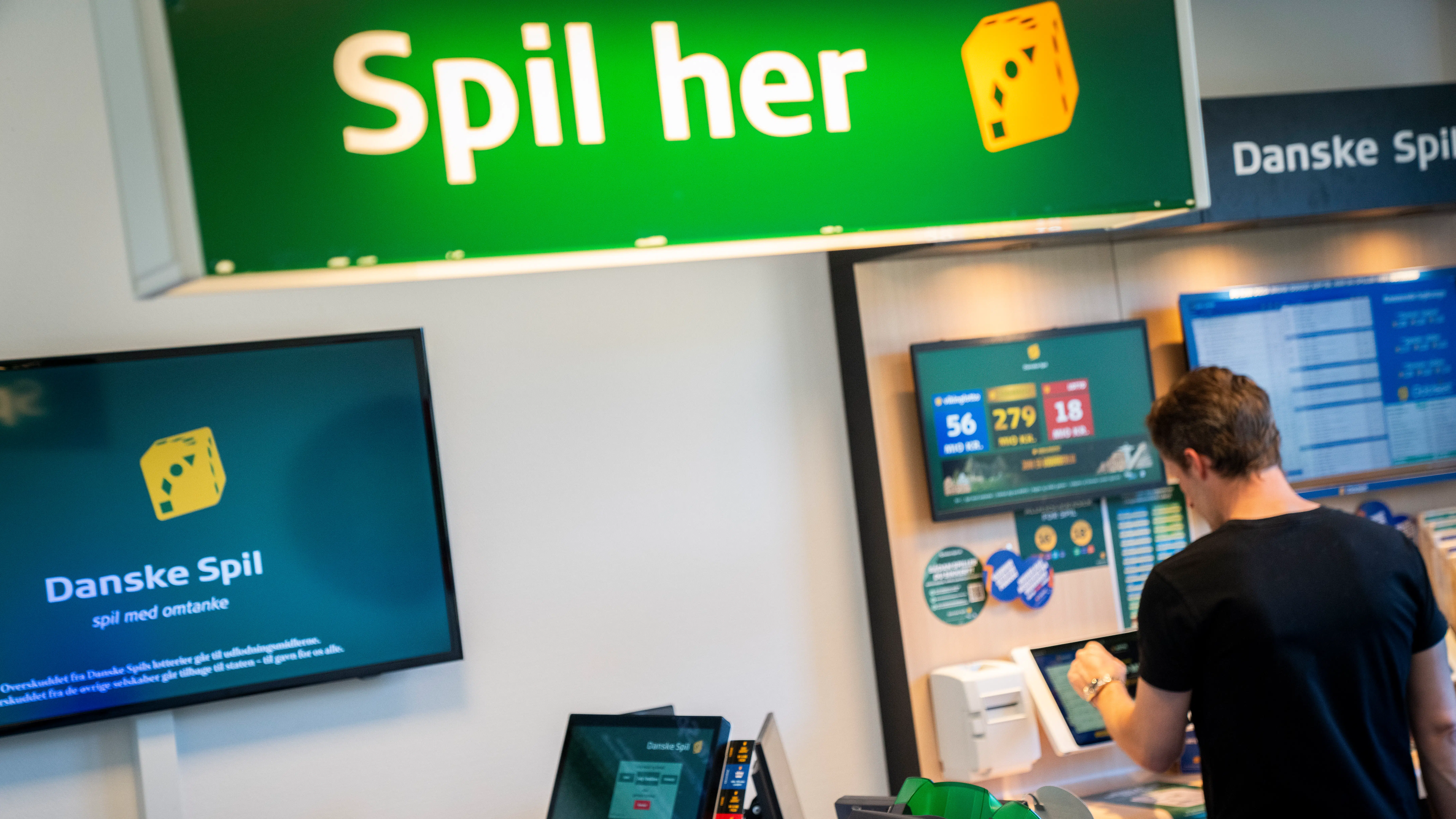 Tirsdag er der 750 millioner på spil: Danskerne i vild rekord