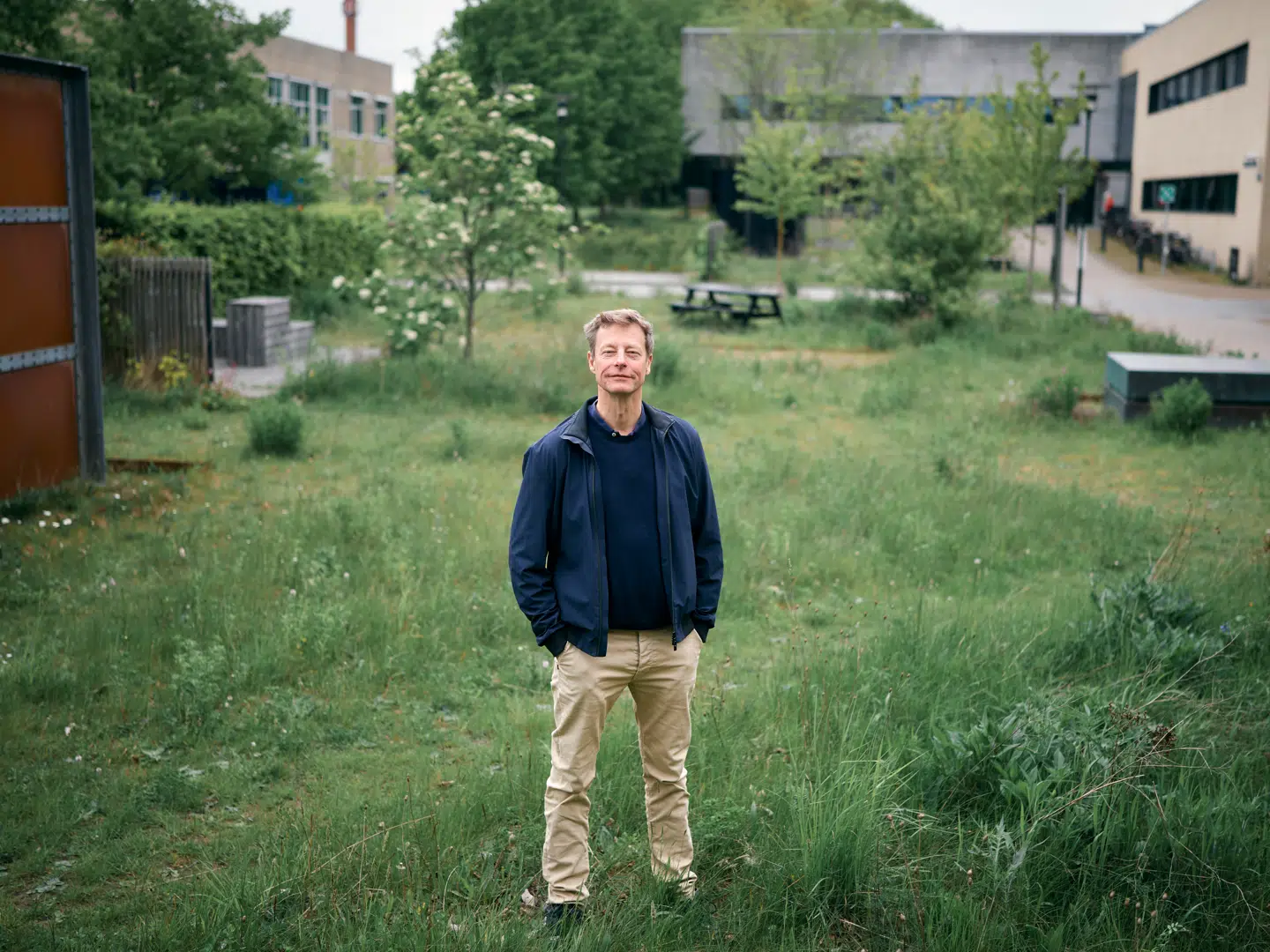 Gennem årtier har moderskabet været centralt i familieforskningen, fortæller Kenneth Reinicke, der forsker i maskulinitet og faderskab – og det er på alle måder en skam – for far er mindst lige så vigtig, siger han.