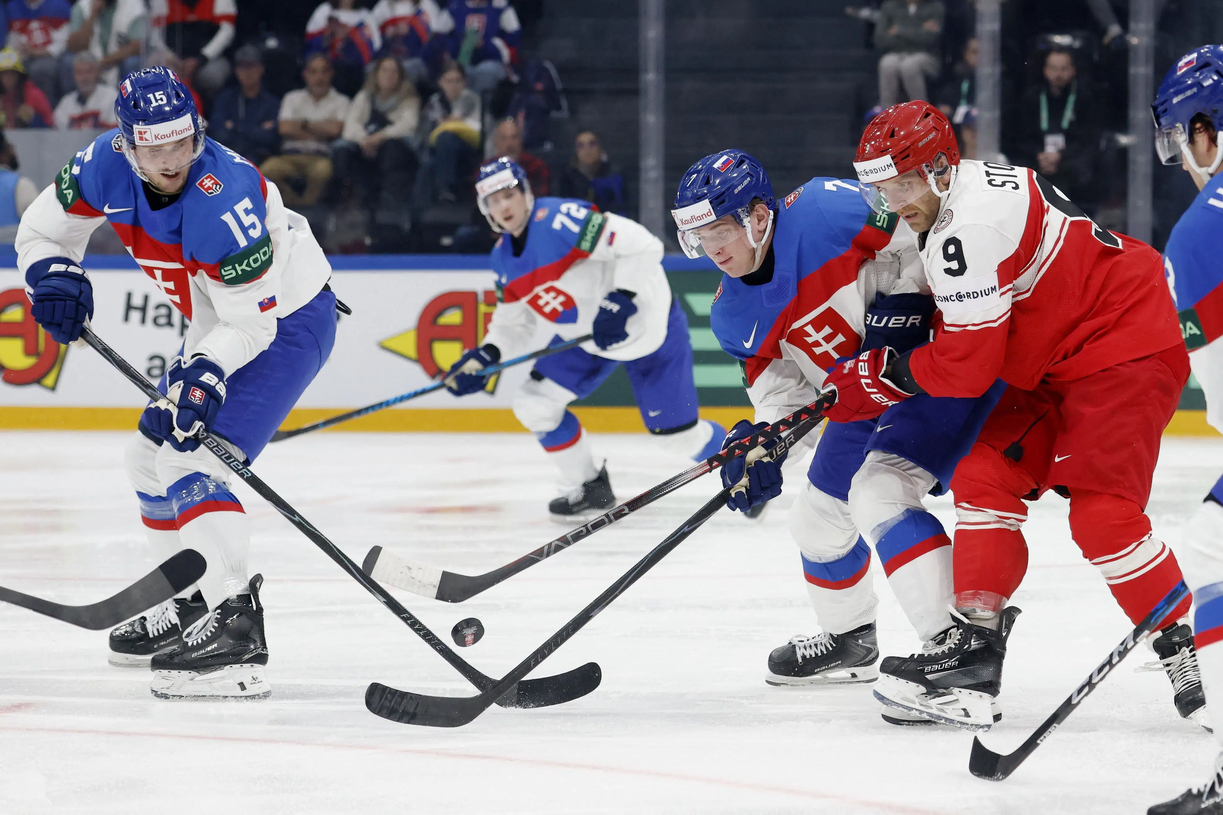 Mangeårig topspiller stopper på ishockeylandsholdet