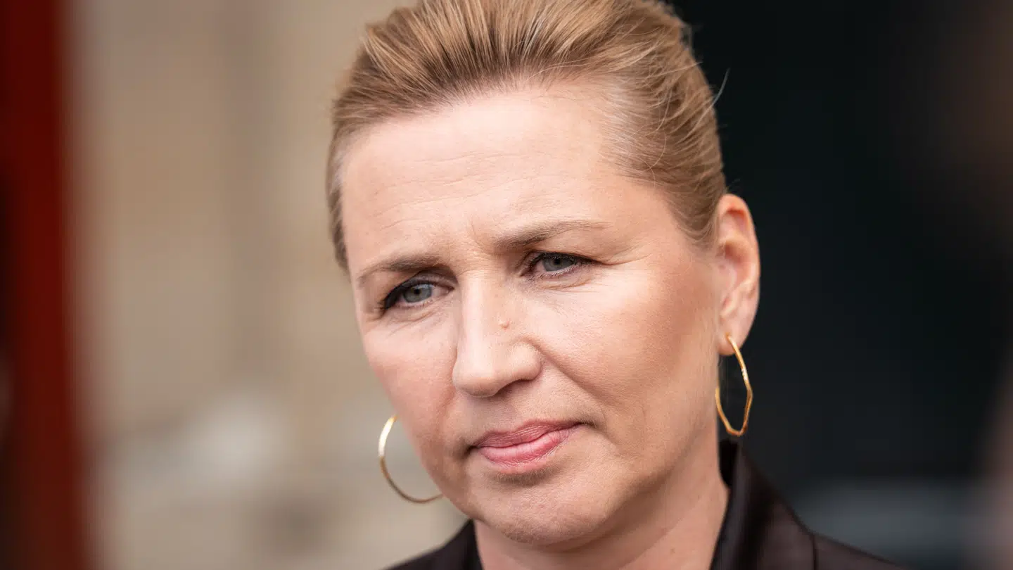 Mette Frederiksen efter kongerunde III på Amalienborg Slot i København lørdag 23. maj.