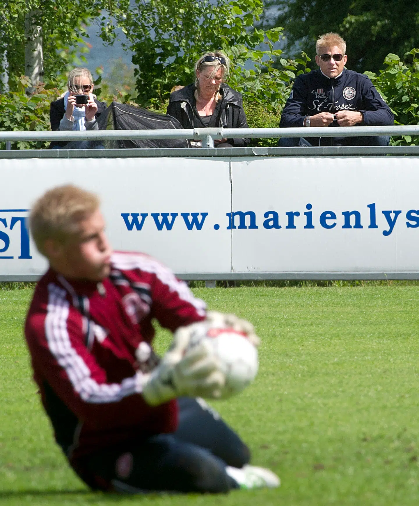 Peter Schmeichel overværer Kasper Schmeichels landsholdstræning tilbage i 2011.