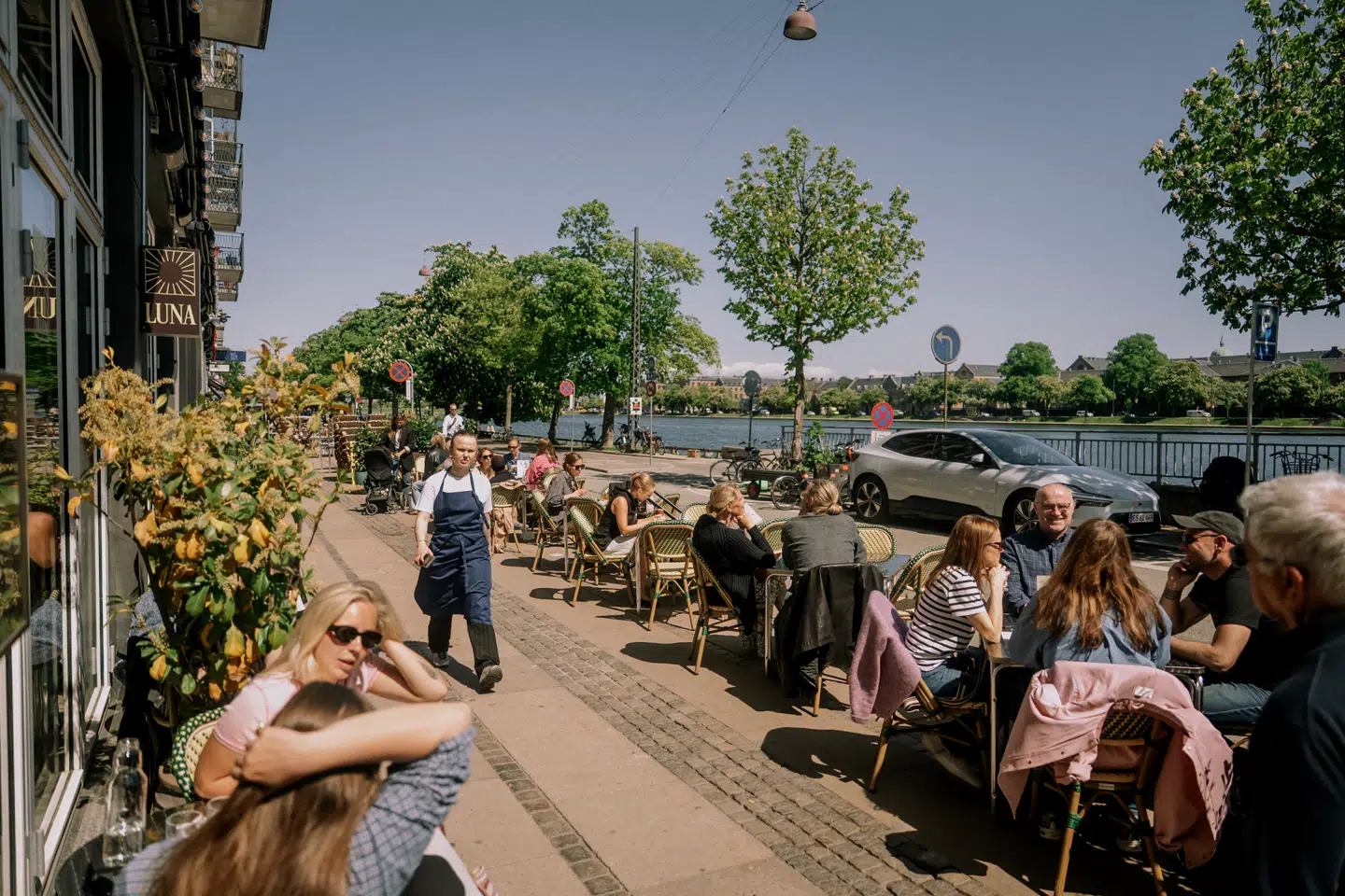 Der er noget parisisk og samtidig ærkekøbenhavnsk over nyt sted, der ligger lige ud til Sortedamssøen.