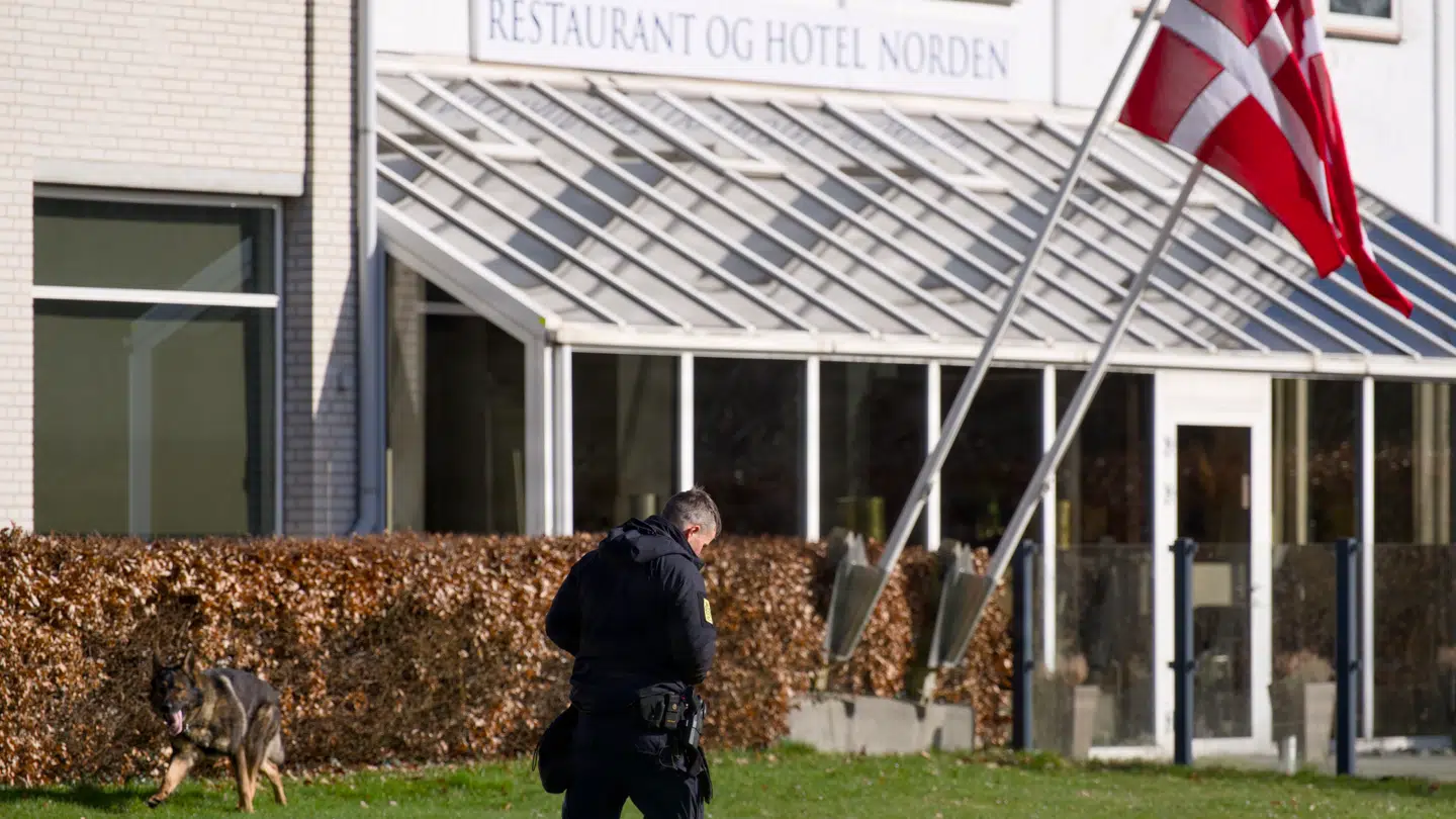 Det syv måneder gamle spædbarn forsvandt fra en privat baggård i Haderslev og blev cirka halvanden time senere fundet på et værelse på det nærliggende Hotel Norden.