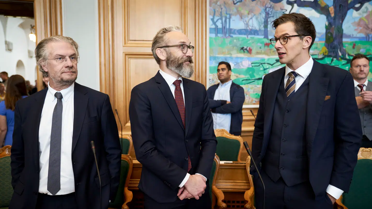 Den tidligere folketingsgruppe i LA Henrik Dahl, Ole Birk Olesen og Alex Vanopslagh udtalte i en podcast i 2024, at man anså Kongehuset som havende en stor kulturel betydning.