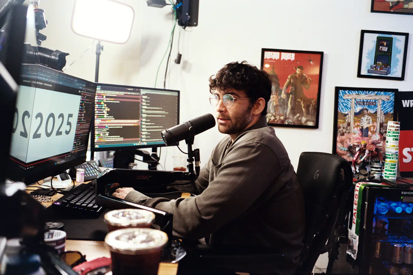 Venstrefløjsstreamer- og influencer Hasan Piker er en af de mest prominente politiske skikkelser i USA, men i Danmark kender vi ham knap nok.