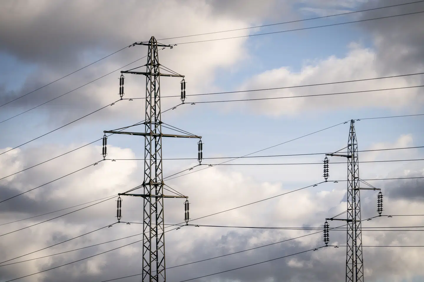 Restkapaciteten i elnettet er ifølge en analyse fra Energinet "meget begrænset". Derfor skal store tilslutninger fremover behandles anderledes. (Arkivfoto).