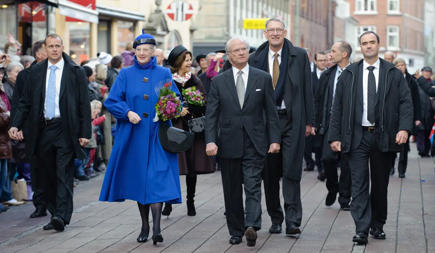 Dronning Margrethe har flere gange været til festgudstjeneste i Helsingør Domkirke – og besøgt byen som her i 2010, hvor hun gik i gågaden med den svenske kong Carl Gustaf i anledningen af 200 året for den første Bernadottes landgang i Helsingborg.