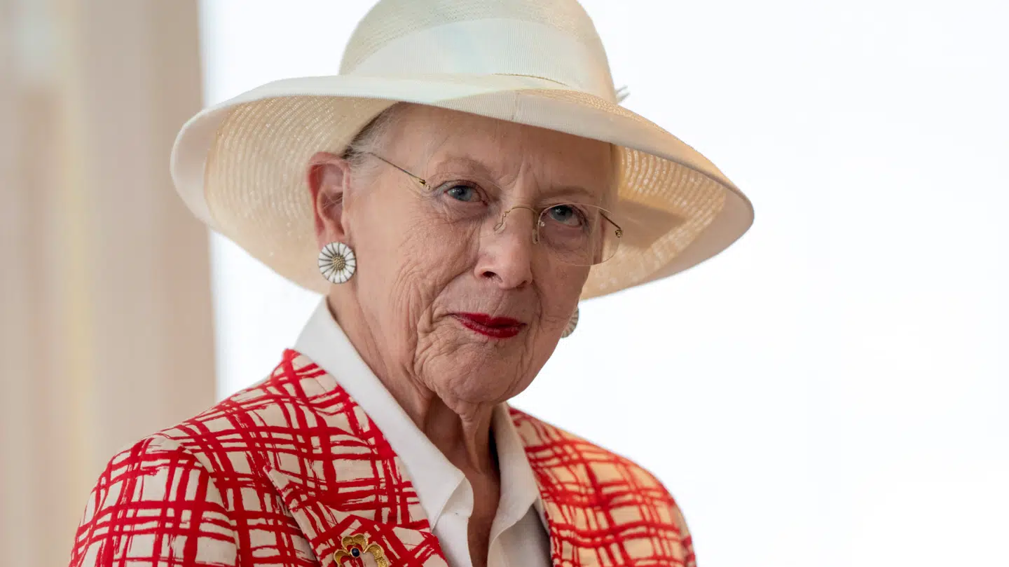 Arkiv. Dronning Margrethe er mandag blevet indlagt igen. Men selvom det bliver meldt ud midt i Royal Run, så maner B.T.s underholdningsredaktør til ro.