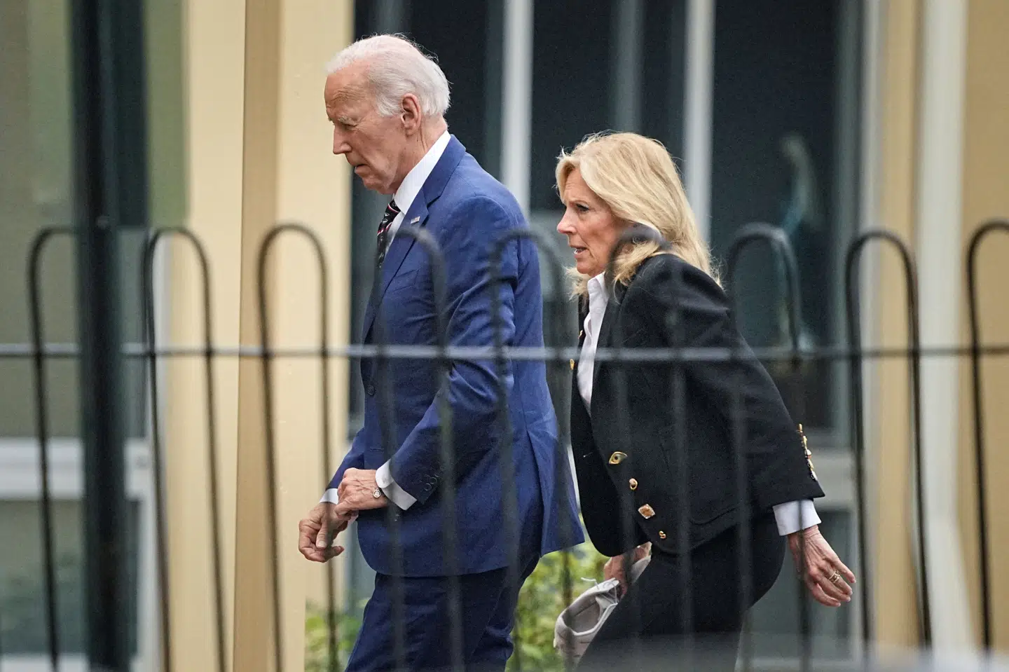 Den tidligere amerikanske præsident Joe Biden og hans kone, Jill Biden, ses den 30. maj sidste år på vej i kirke i delstaten Delaware for at deltage i en gudstjeneste på årsdagen for hans søn Beau Bidens død. (Arkivfoto).