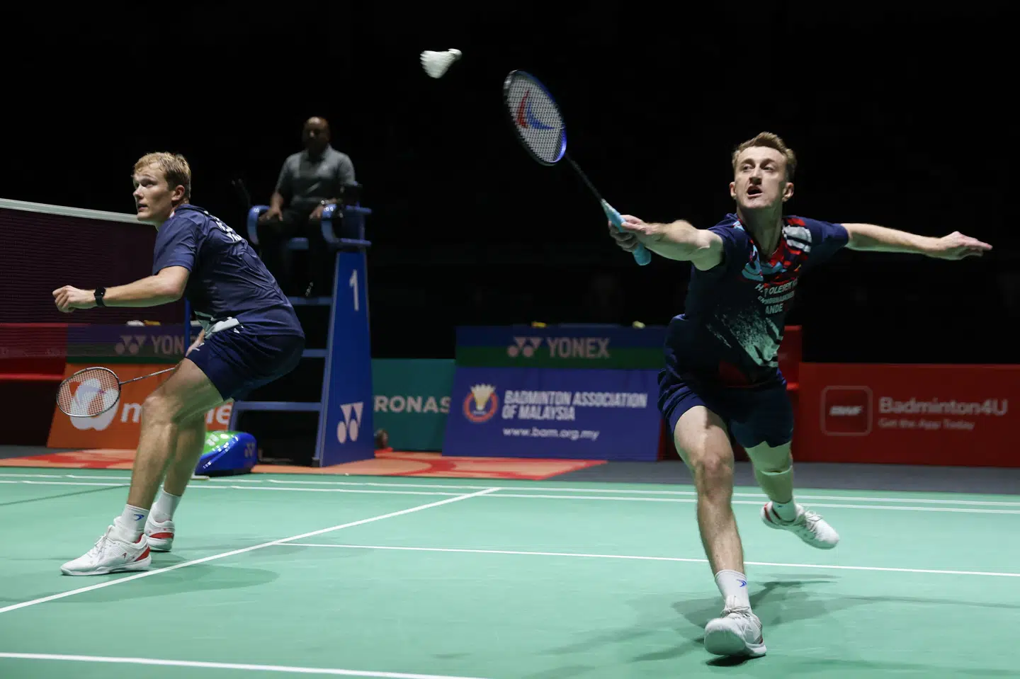 Daniel Lundgaard og Mads Vestergaard fik et kort ophold i Singapore efter triumfen i Malaysia for mindre end en uge siden. (Arkivfoto).