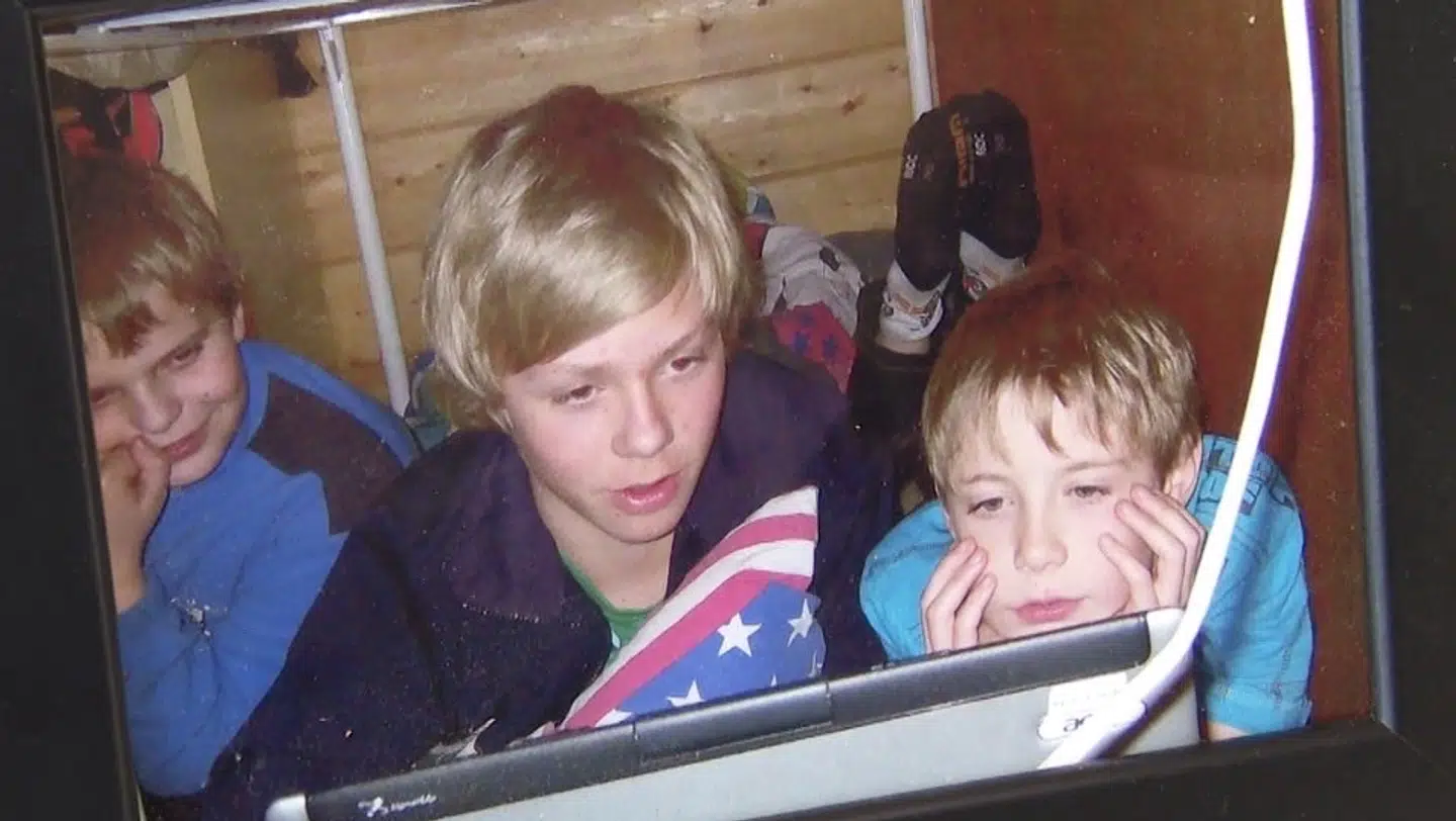 Michael Valgren (midtfor) og Jonas Vingegaard (th.) på en tur i Belgien med Thy Cykle Ring. Billedet er taget i marts 2008.