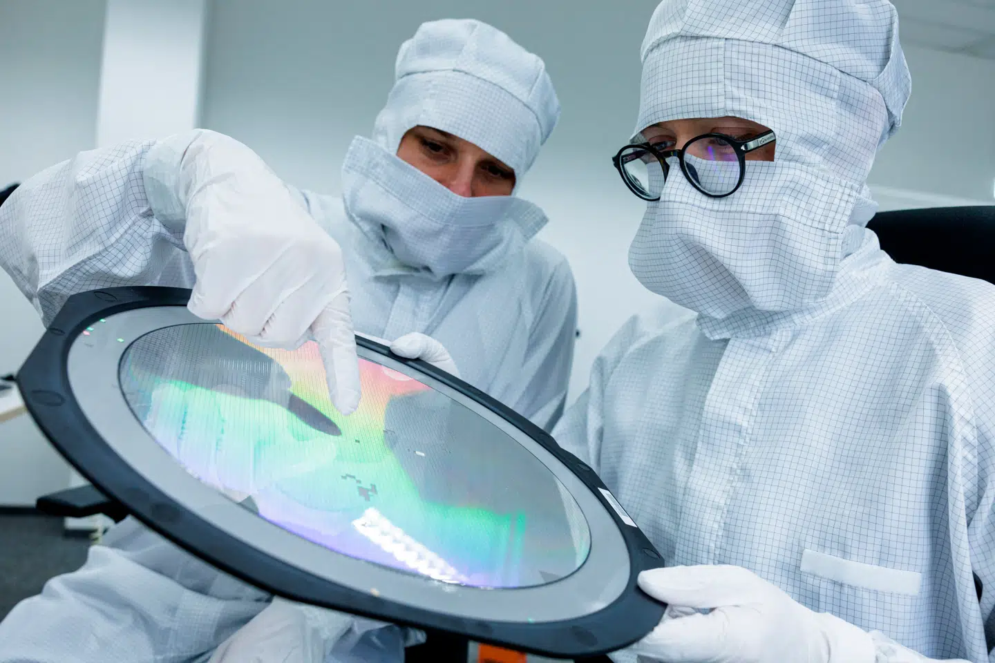 På fabrikken i Dresden producerer Infineon blandt andet mikrochips.
