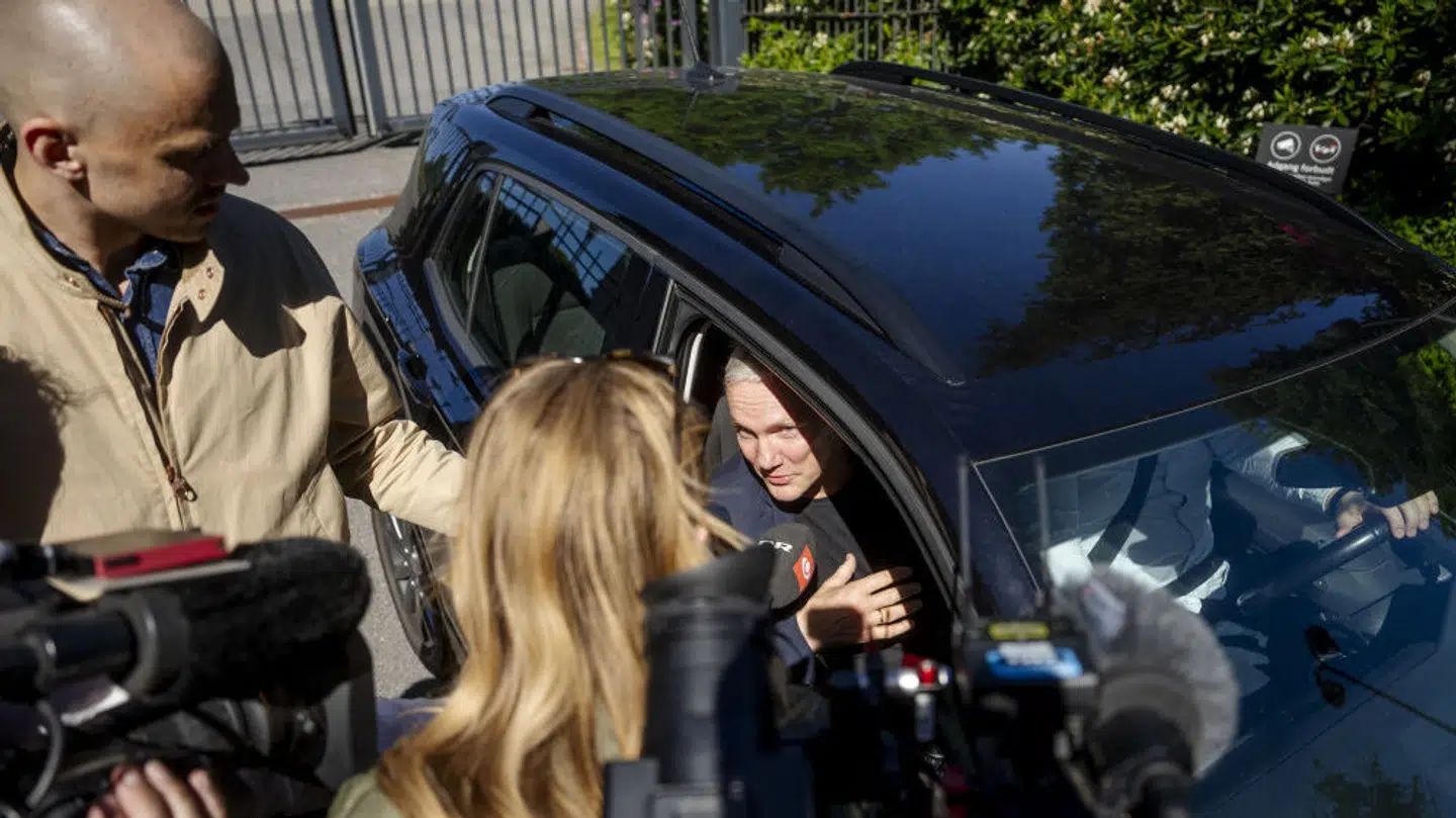 Det færøske folketingsmedlem Sjurdur Skaale sagde få ord til pressen efter regeringsforhandlinger torsdag på Marienborg, statsministerens embedsbolig. - Foto: Mads Claus Rasmussen/Ritzau Scanpix