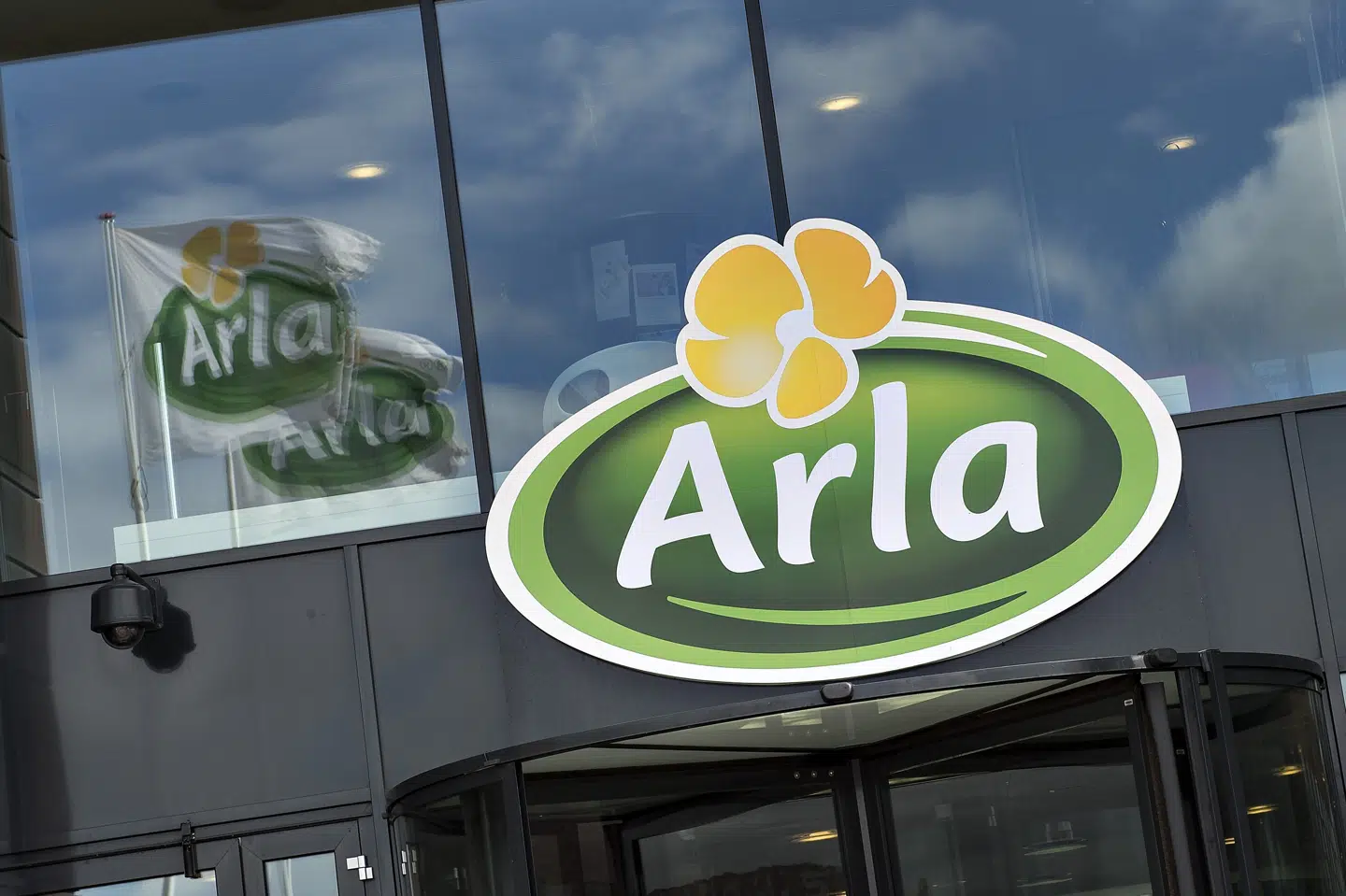 Arla Foods og tyske DMK Group vil fusionere og skabe Europas største andelsmejerikoncern. Hovedsædet kommer til at ligge i Viby J, hvor Arla Foods i forvejen holder til. (Arkivfoto).
