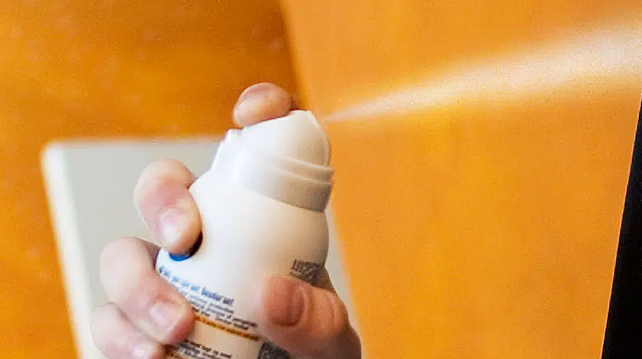 Cheflæge kritiserer deodorant: En unødig risiko
