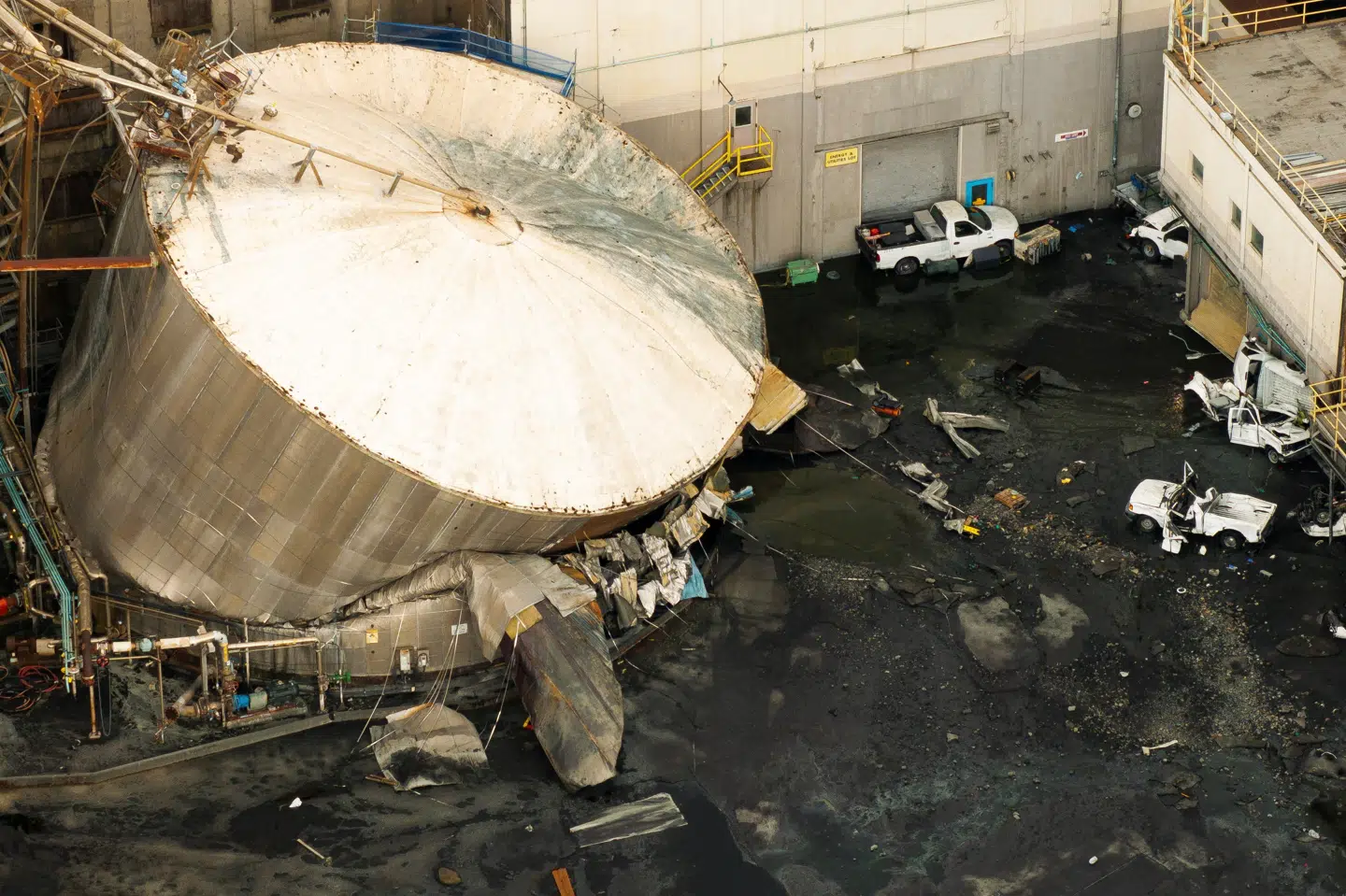 En tank med en kemisk opløsning bestående af natriumhydroxid og natriumsulfid kollapsede tirsdag på en papirfabrik i Longview i delstaten Washington. (Arkivfoto).