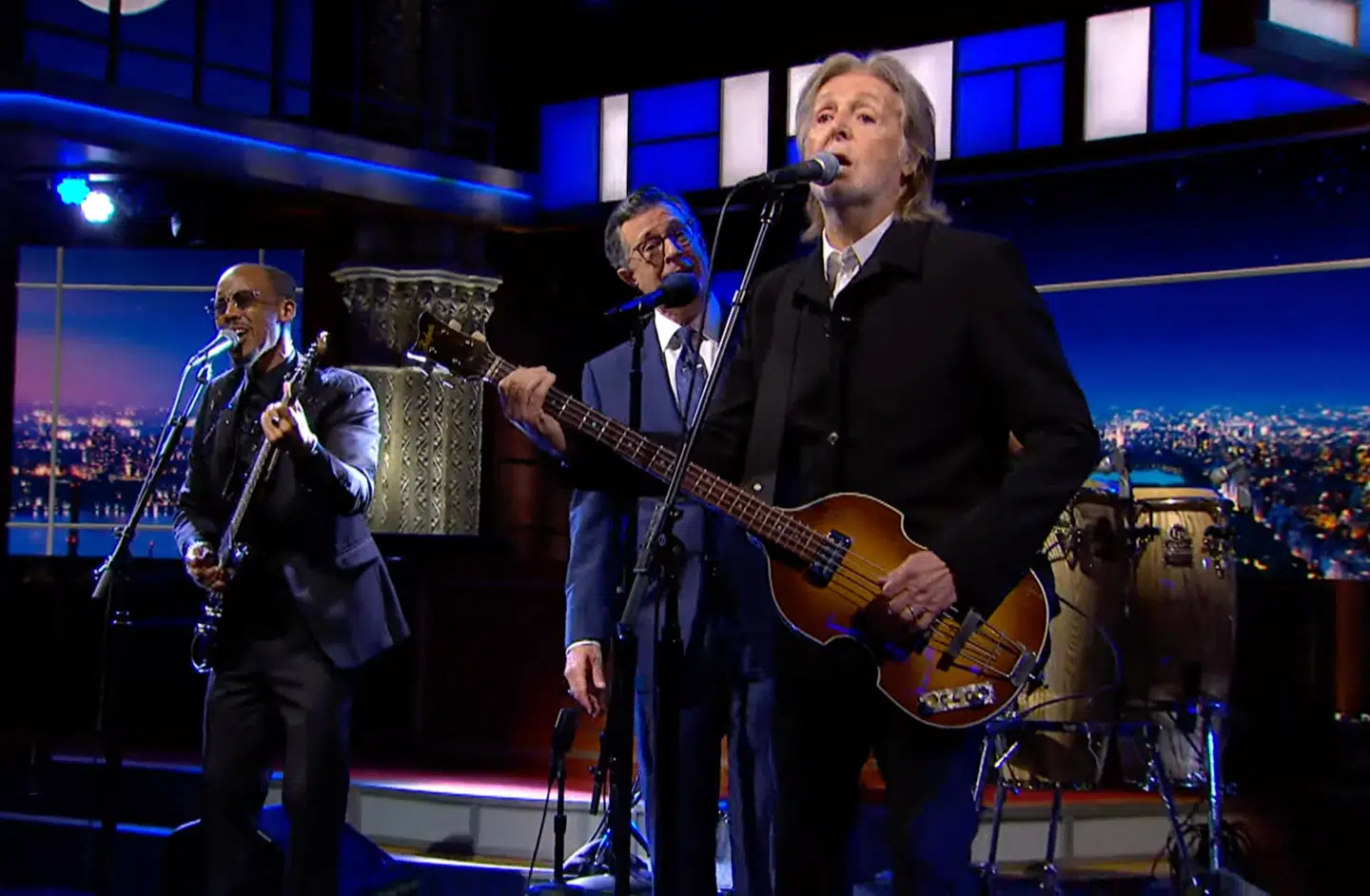 Paul McCartney spiller selv mindst ni instrumenter på det nye album.