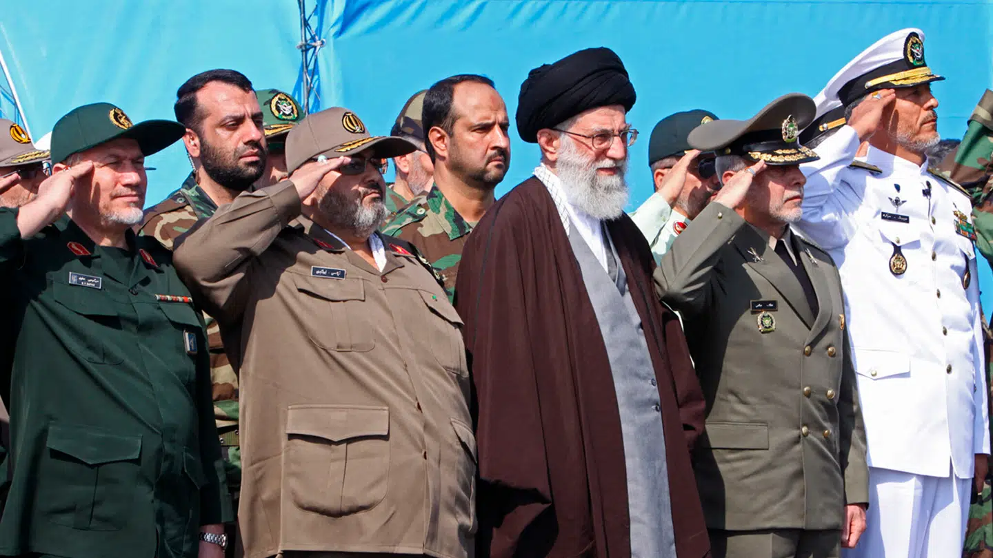 Ayatollah Ali Khamenei blev dræbt i starten af Krigen.