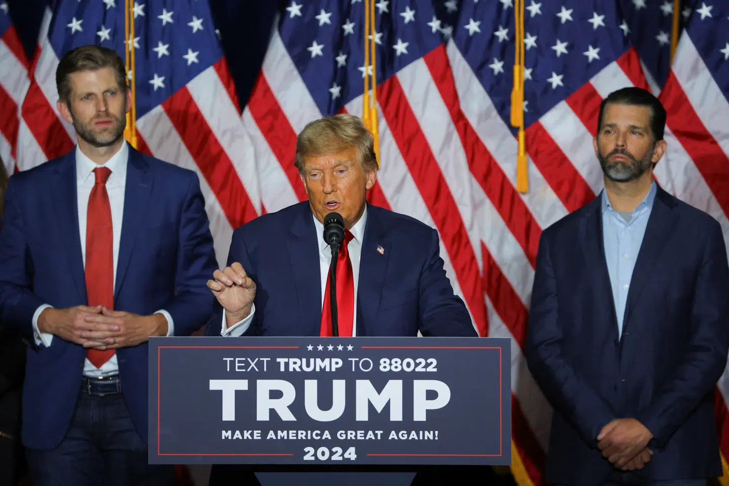 Præsident Donald Trump samt hans to ældste sønner, Eric Trump (til venstre) og Donald Trump Jr., anlagde tidligere på året et søgsmål mod det amerikanske finansministerium og skattevæsnet IRS, men det blev senere droppet. (Arkivfoto).