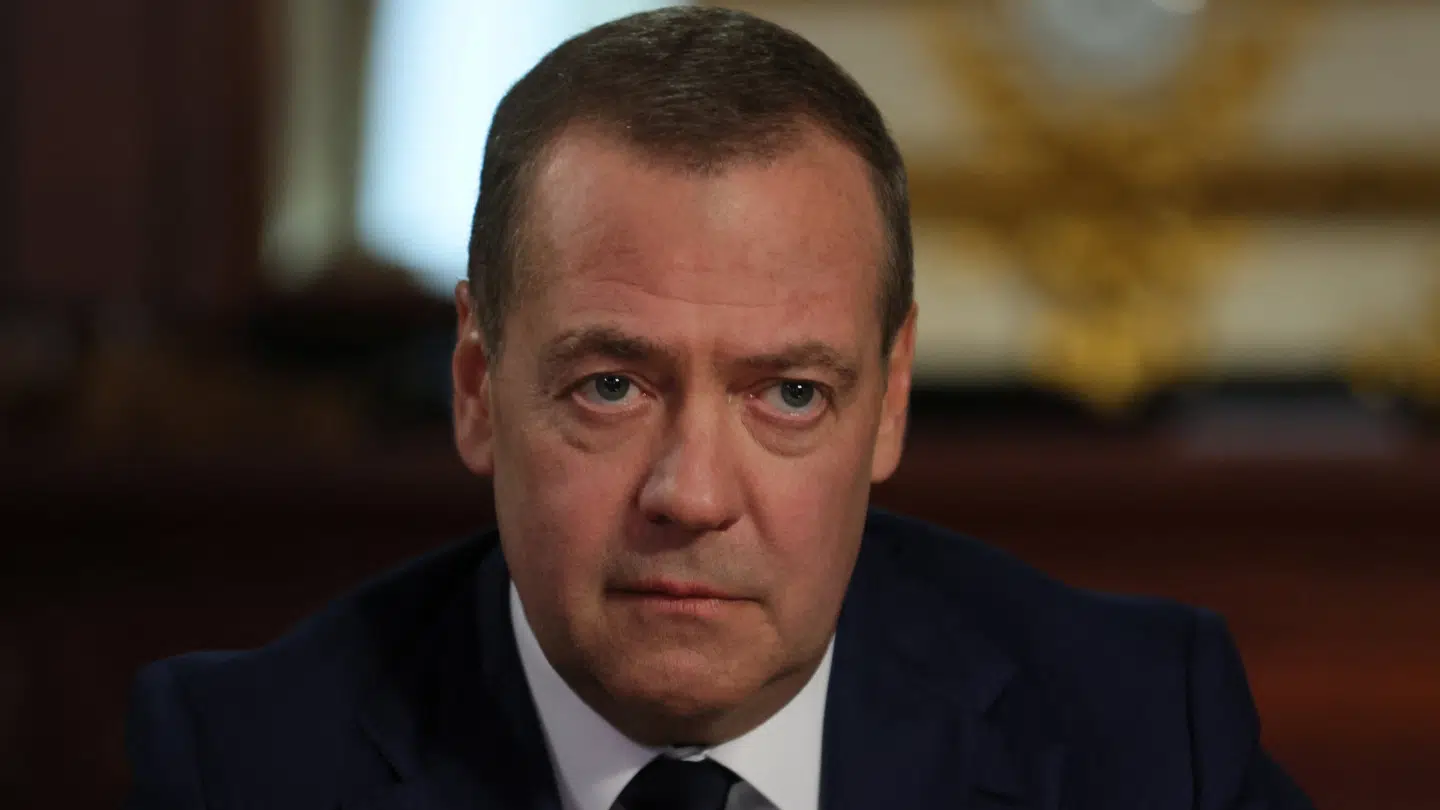 Dmitrij Medvedev er næstformand i det russiske Sikkerhedsråd. Desuden er han også landets tidligere præsident.
