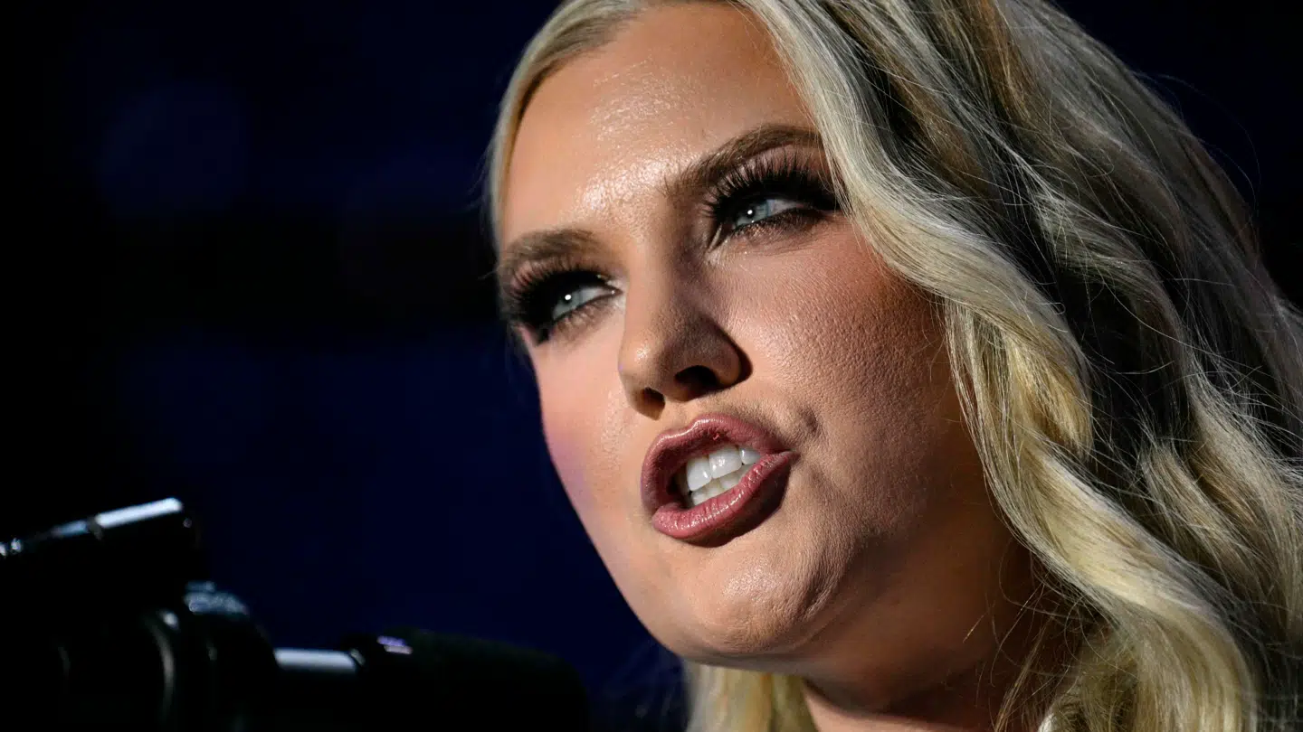 Erika Kirk, hvis ægtemand – Charlie Kirk – blev skudt og dræbt sidste år, ses her den 17. april.