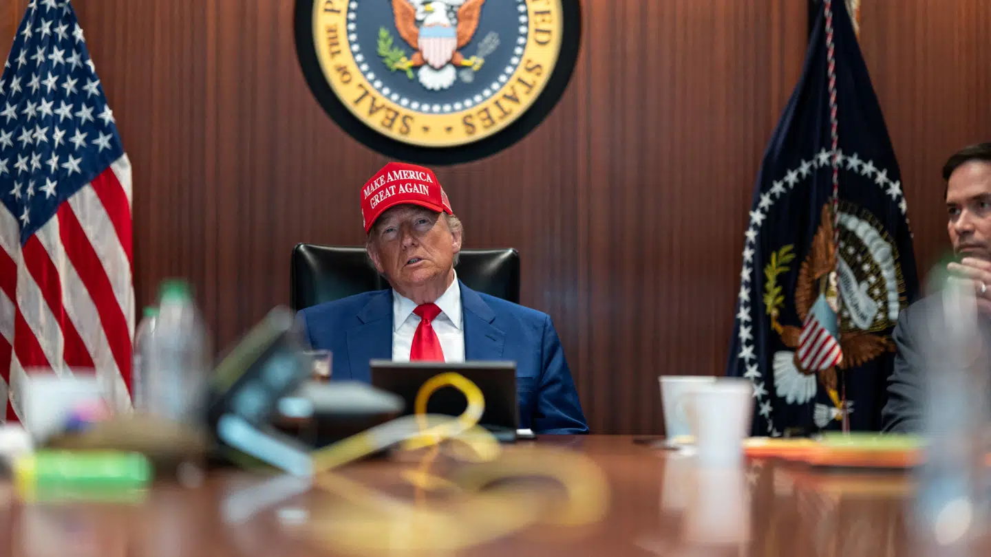 Den amerikanske præsident, Donald Trump, ses her under et møde i 'Situation Room' i Det Hvide Hus i juni sidste år.