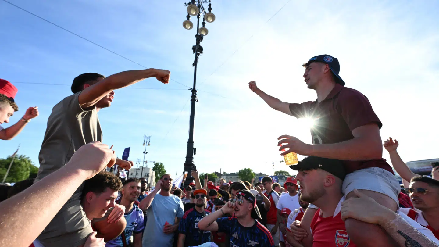 Allerede dagen før kampen mellem Paris St Germain og Arsenal, er festen i gang i Budapest' gader.