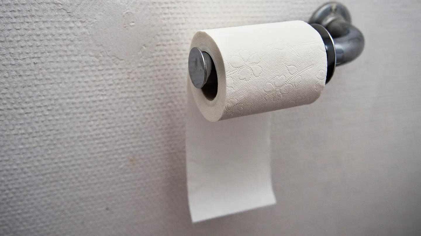 Toiletpapir lavet af genanvendeligt materiale kan indeholde hormonforstyrrende stof ifølge norsk myndighed.
