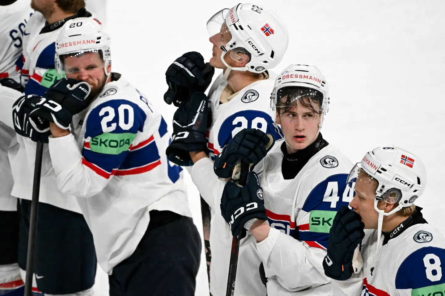 Det unge norske mandskab mødte lørdag overmagten i VM-semifinalen. Slutrundeværten Schweiz bankede nordmændene 6-0.