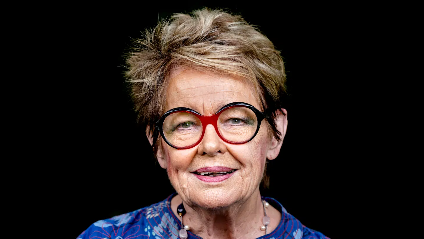 Ghita Nørby er én af ni kvinder, der i en ny bog fortæller om deres kræftforløb.
