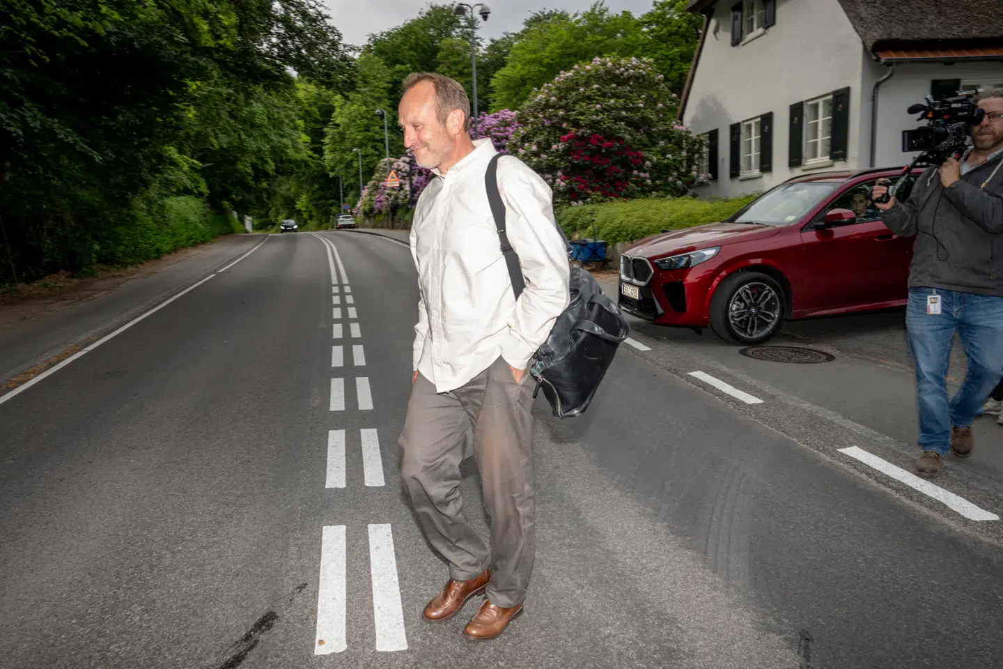 Kun Martin Lidegaard havde – ganske få – ord til pressen, da SF, R og M efter fire timers forhandlinger igen forlod Marienborg søndag.