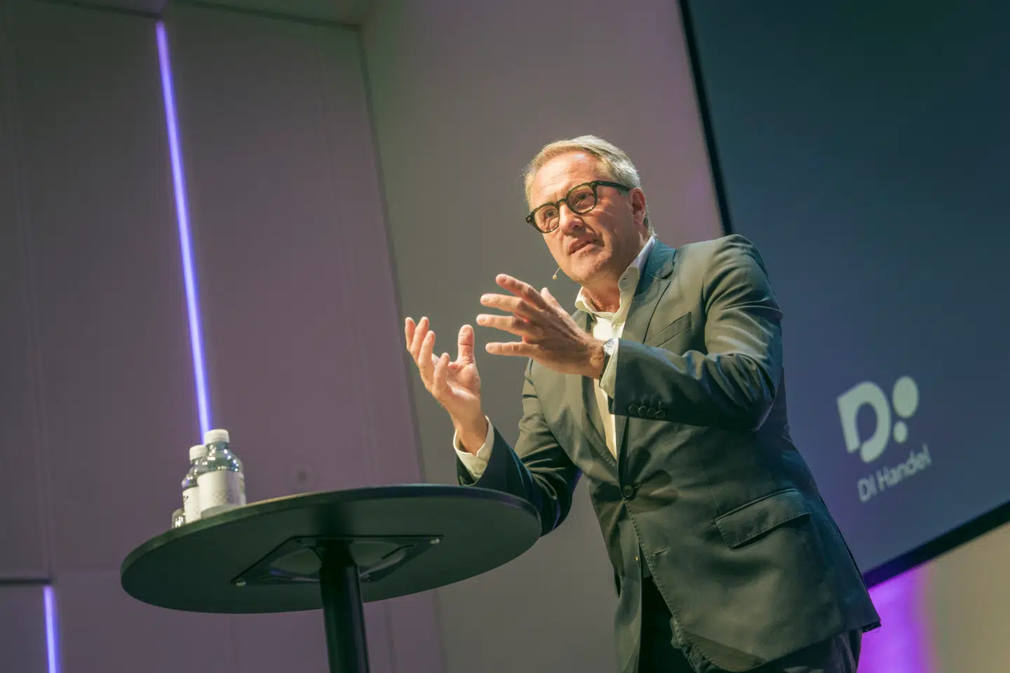 Direktøren for Dansk Industri, Lars Sandahl Sørensen, vil have ændret de skatteregler, som han mener skræmmer internationale topprofiler væk.