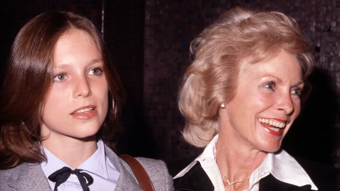Kelly Curtis (tv.) er Jamie Lee Curtis' storesøster.