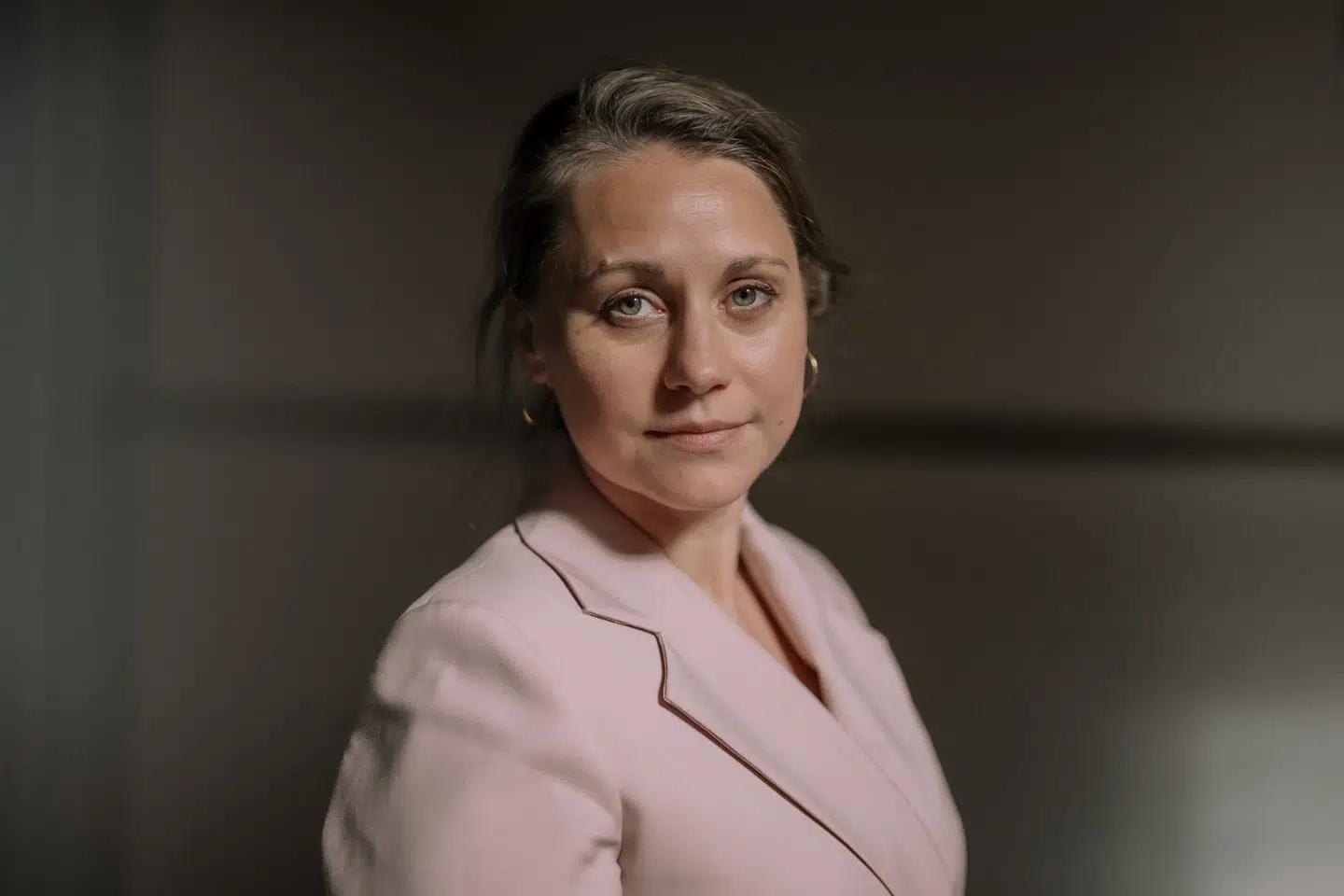 Til trods for, at Københavns Kommune gennem årene har fjernet p-pladser for at reducere bilmængden, mener overborgmester Sisse Marie Welling (SF) ikke, at der mangel på p-pladser.